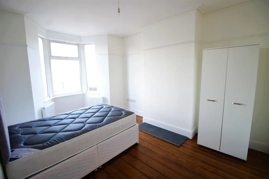 5 bedroom terraced house for rent