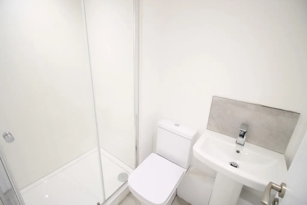 5 bedroom terraced house for rent