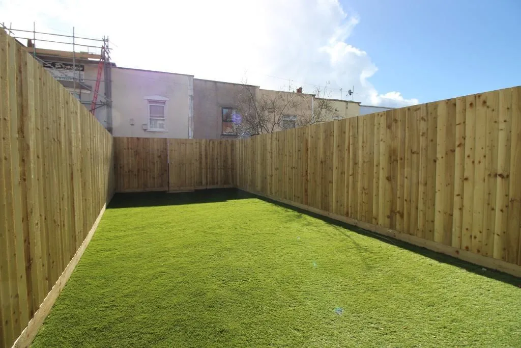 5 bedroom terraced house for rent