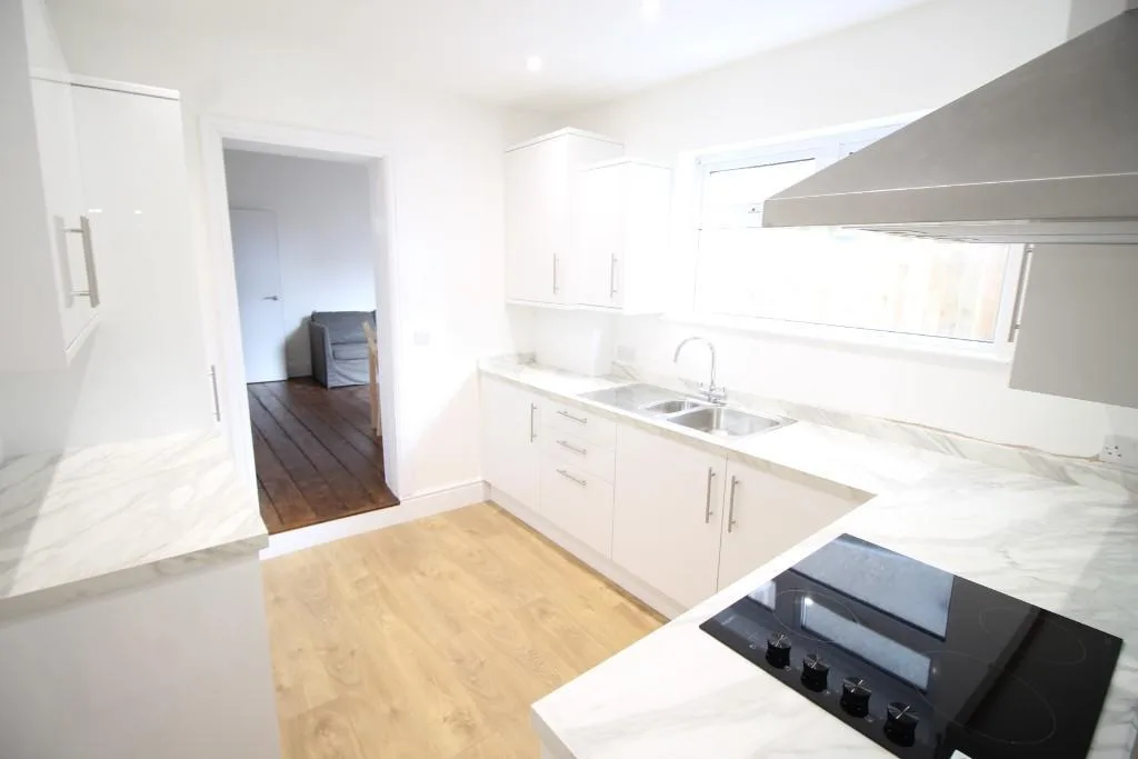 5 bedroom terraced house for rent