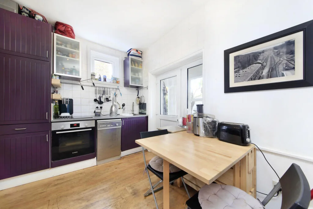 1 bedroom maisonette for rent