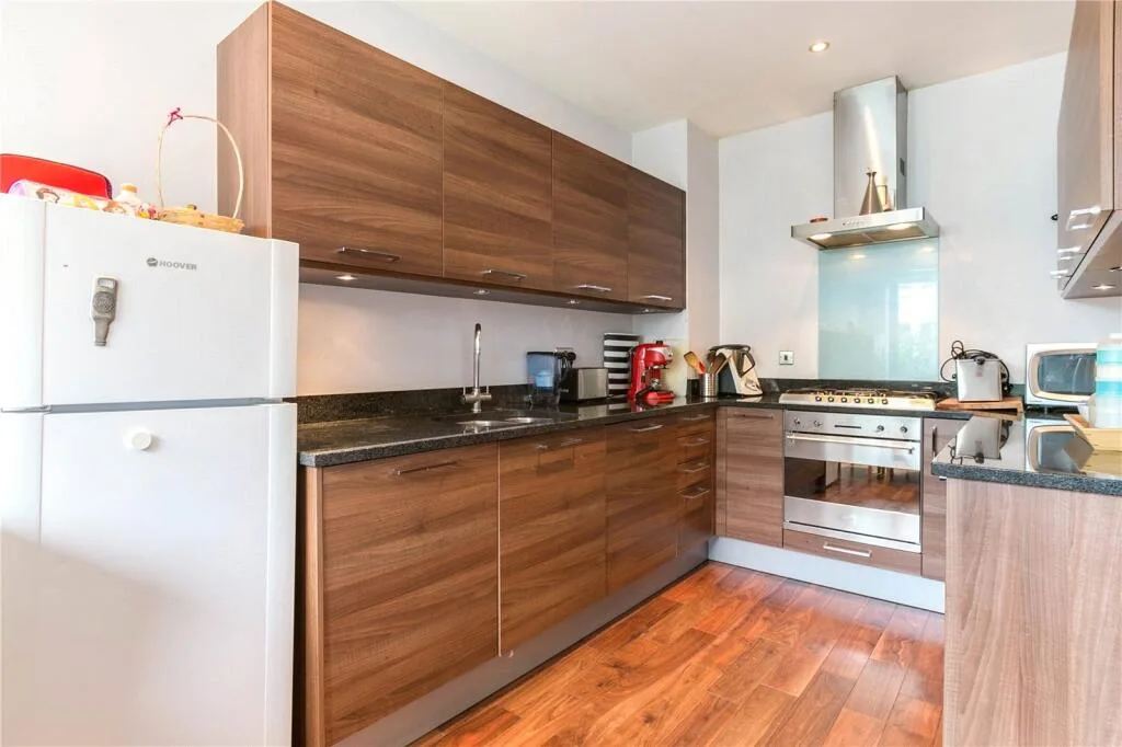 3 bedroom end of terrace house for rent
