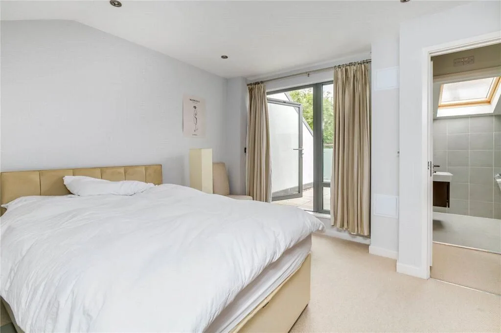 3 bedroom end of terrace house for rent