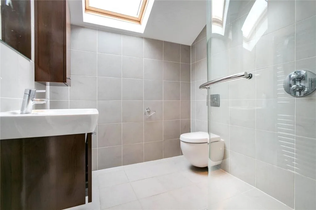 3 bedroom end of terrace house for rent