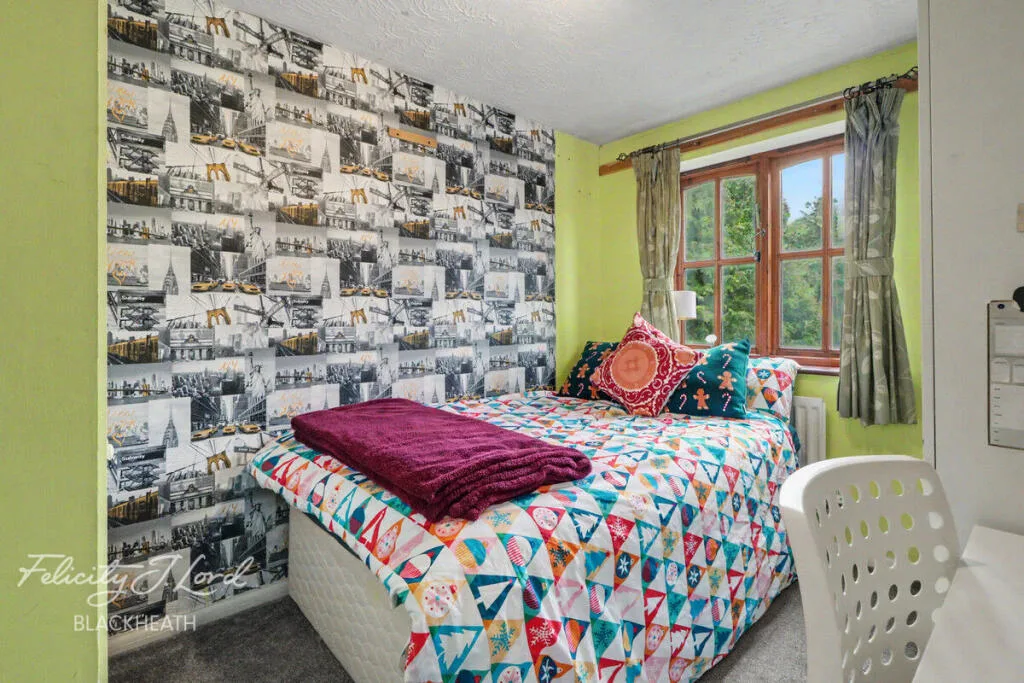 3 bedroom end of terrace house for rent