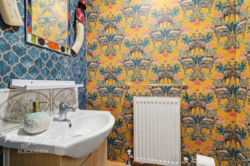 3 bedroom end of terrace house for rent