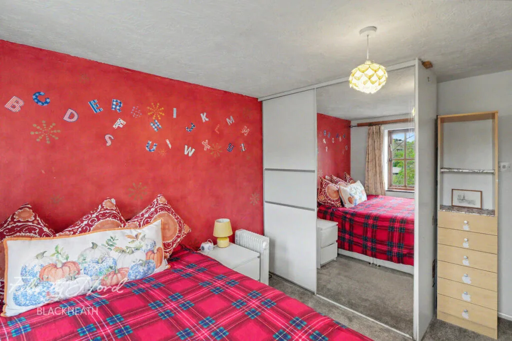 3 bedroom end of terrace house for rent
