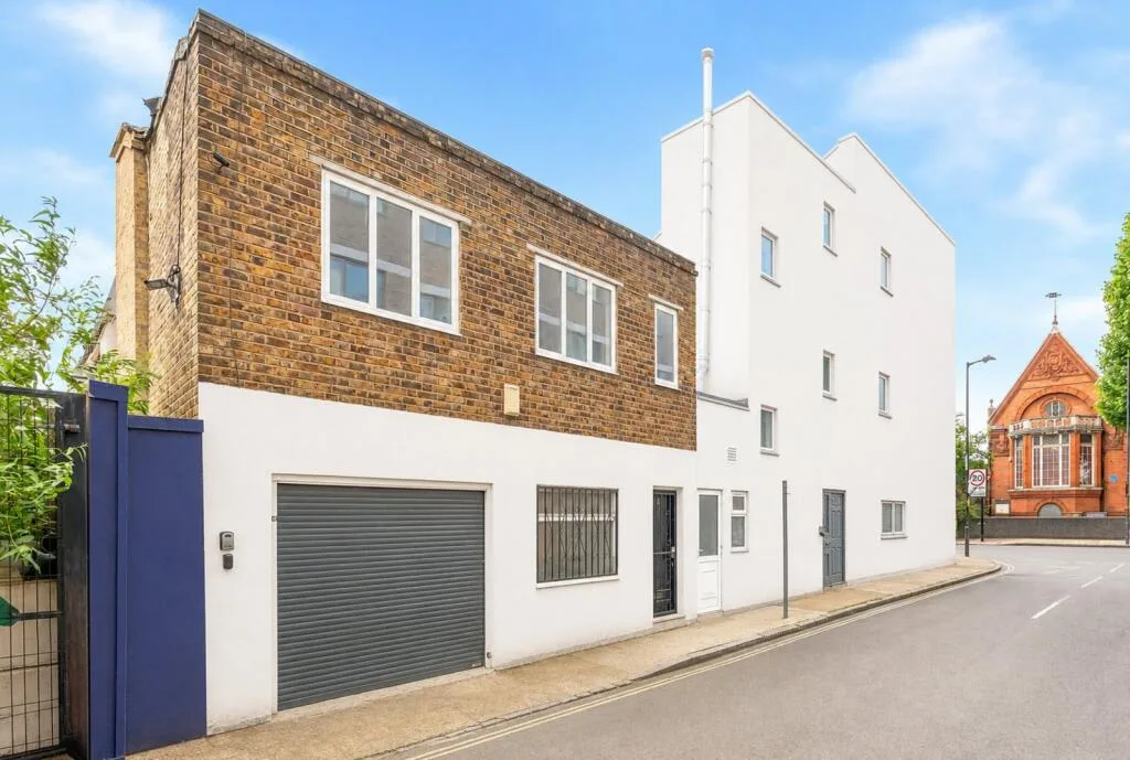2 bedroom detached house for rent