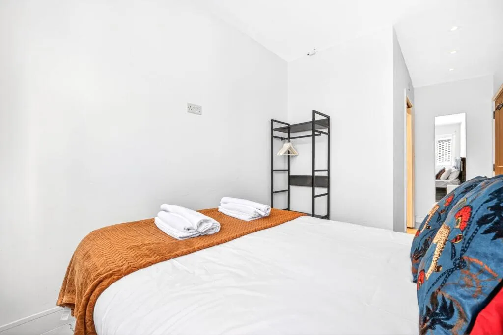 2 bedroom detached house for rent