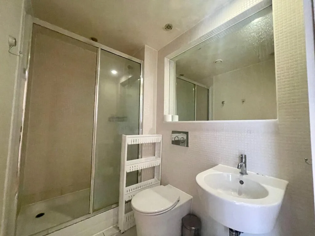Studio flat for rent
