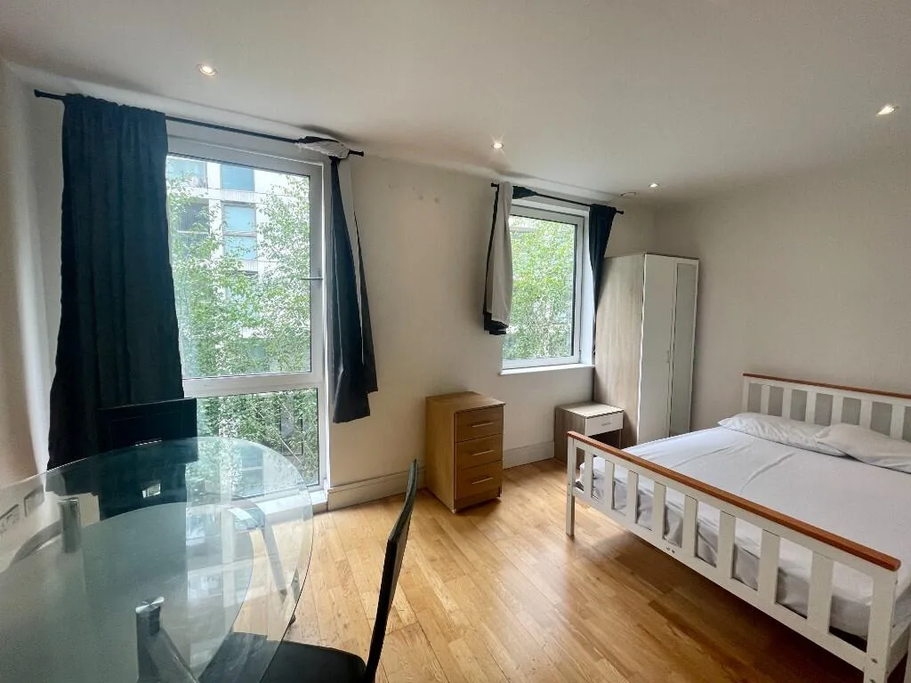 Studio flat for rent