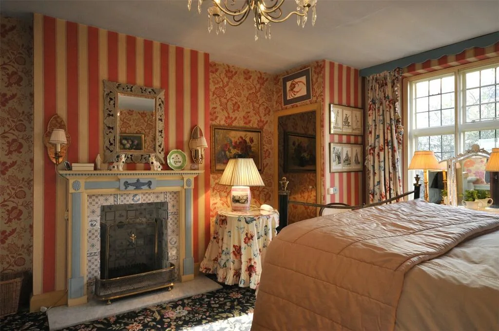 6 bedroom semi-detached house for rent