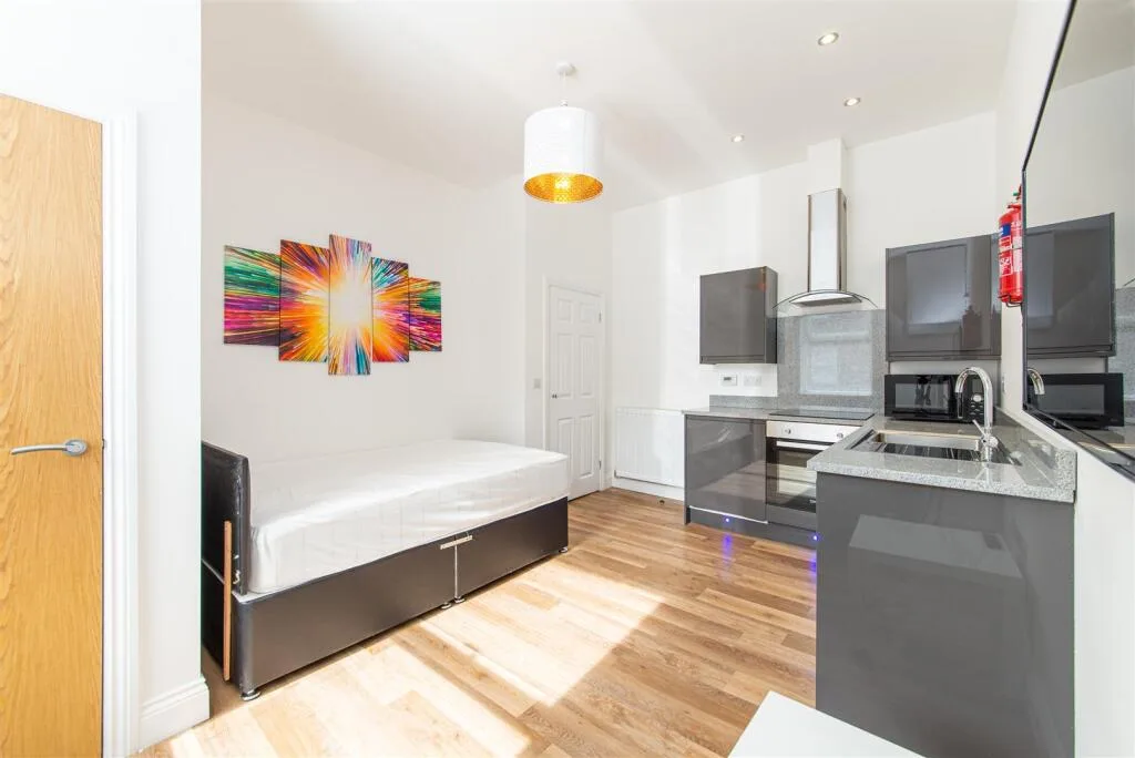Studio flat for rent