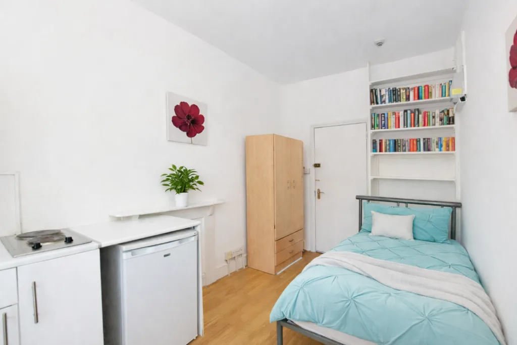 Studio flat for rent