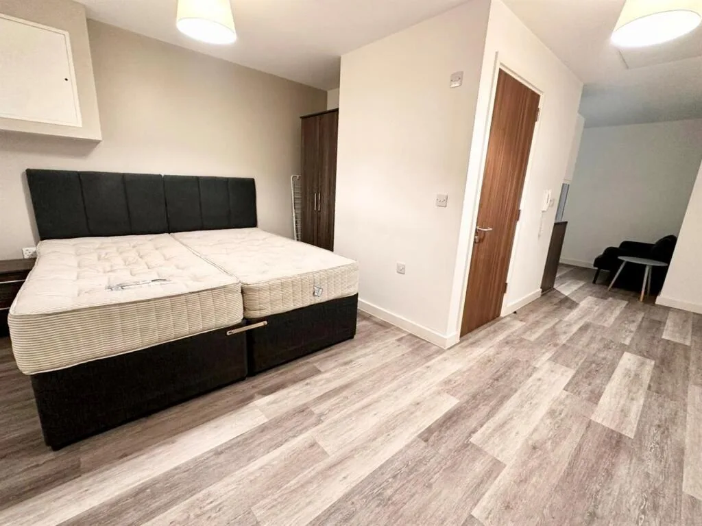 Studio flat for rent