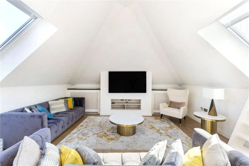2 bedroom penthouse for rent