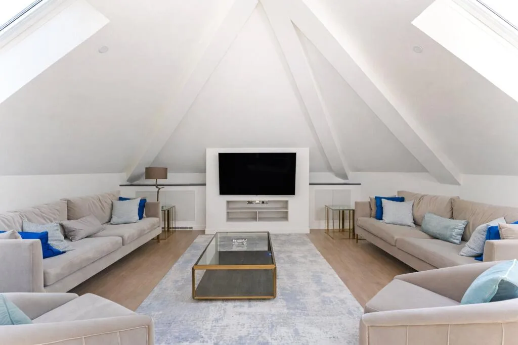 2 bedroom penthouse for rent