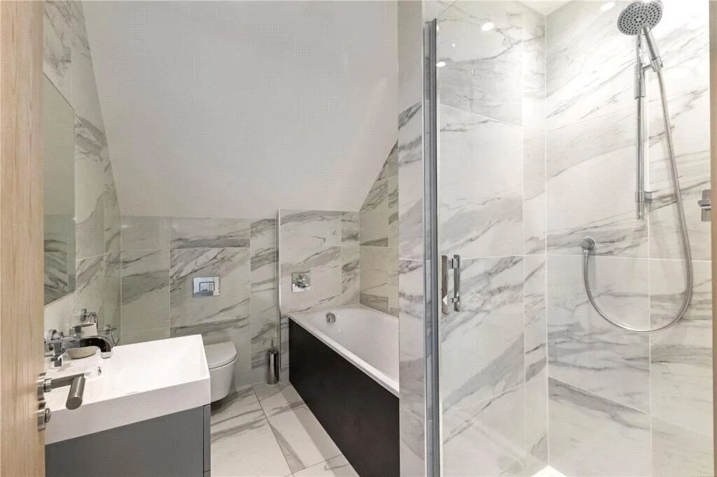 2 bedroom penthouse for rent