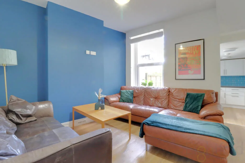 6 bedroom terraced house for rent