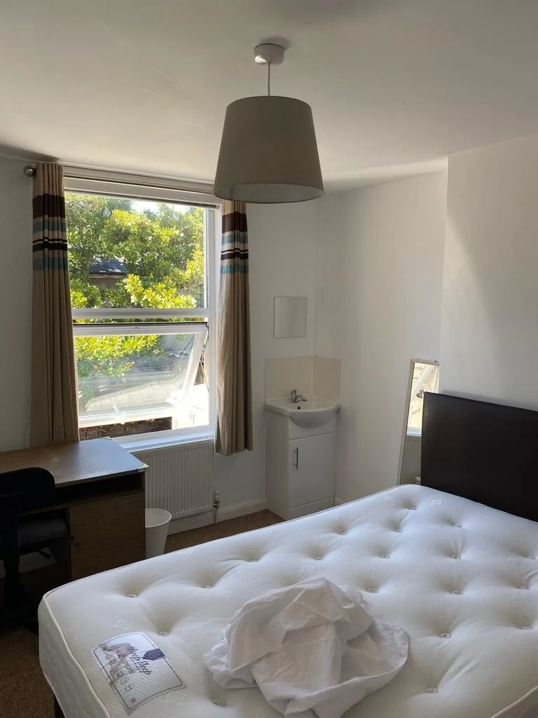 6 bedroom terraced house for rent