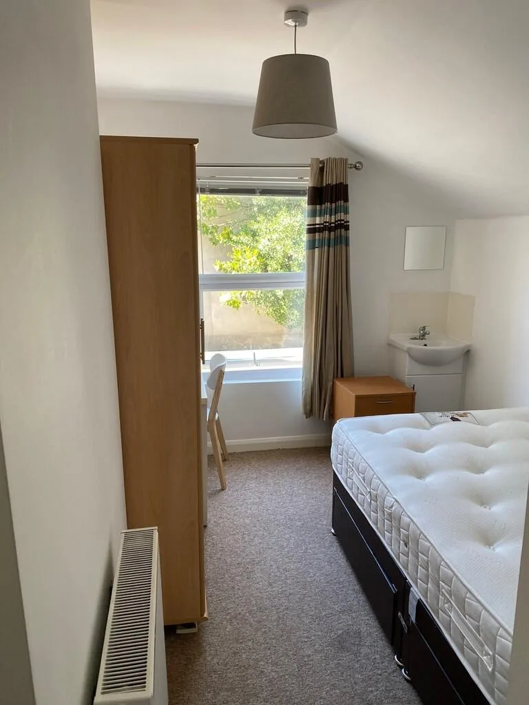 6 bedroom terraced house for rent