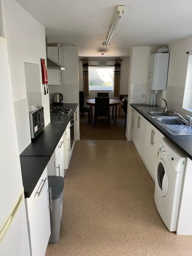 6 bedroom terraced house for rent