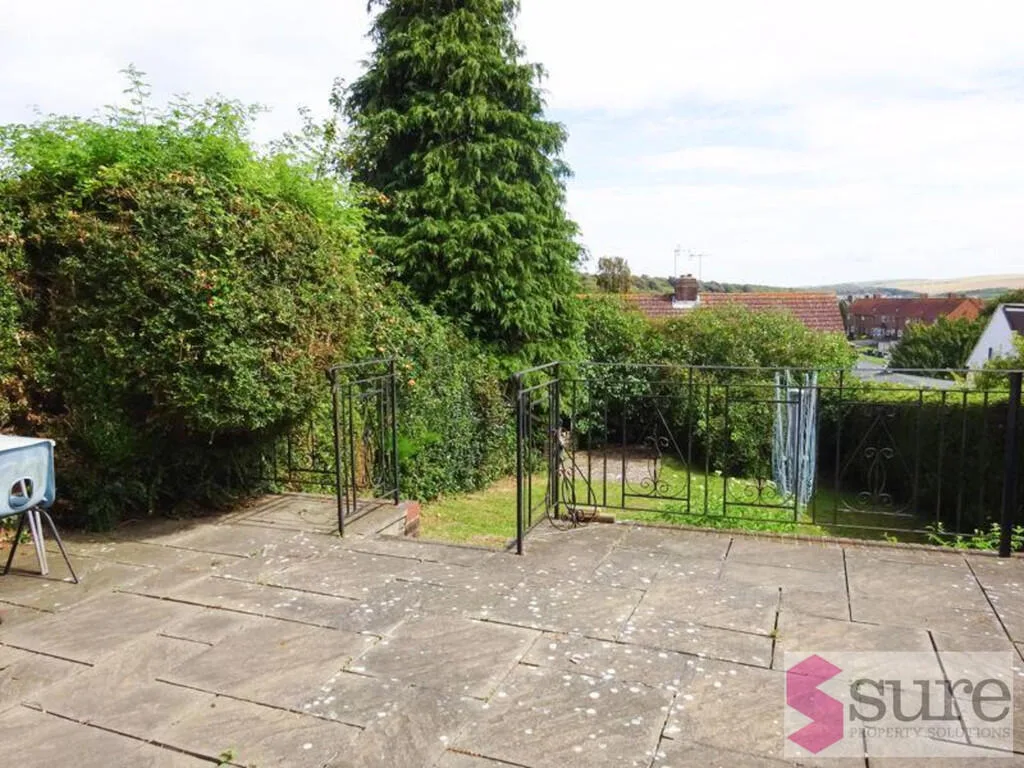 5 bedroom terraced house for rent