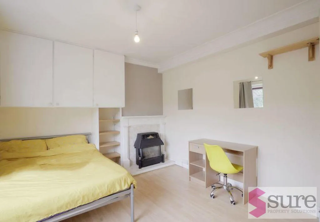 5 bedroom terraced house for rent