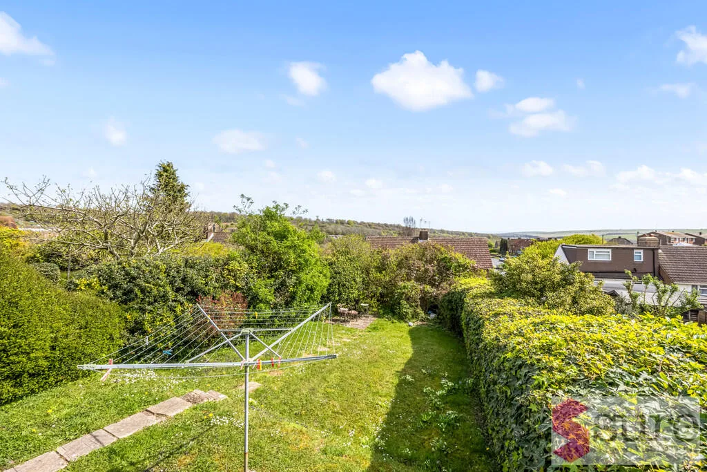 5 bedroom terraced house for rent