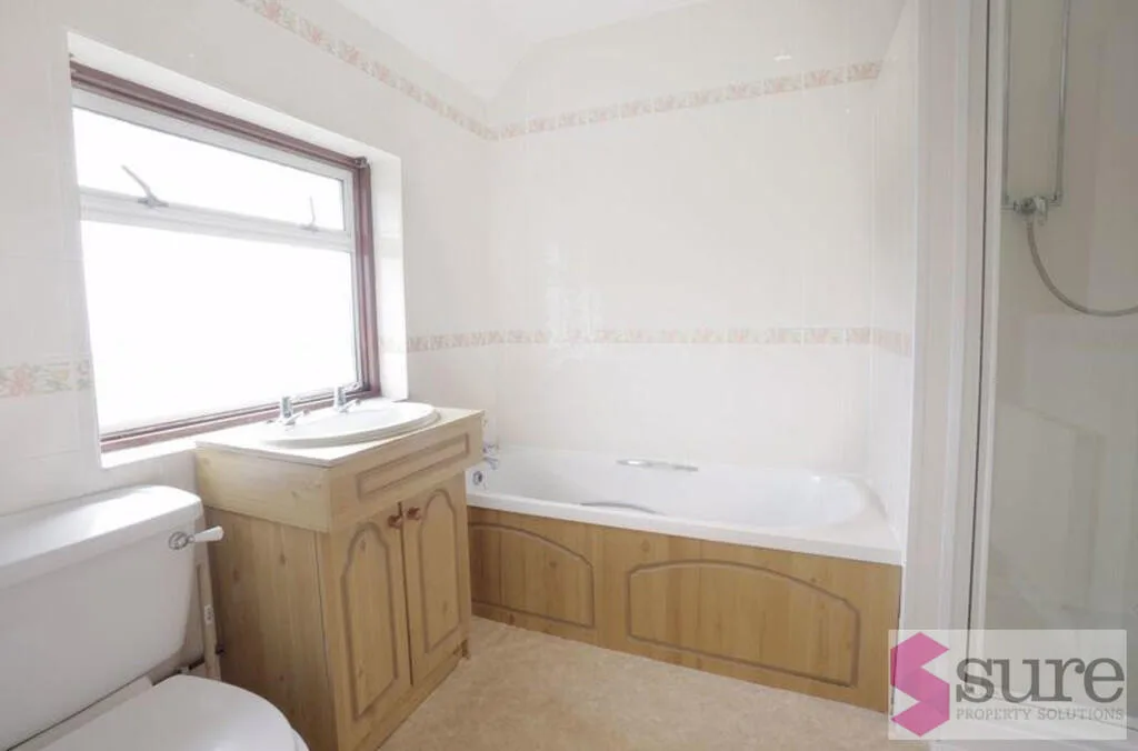 5 bedroom terraced house for rent