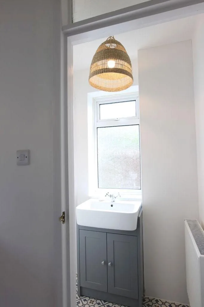 5 bedroom semi-detached house for rent