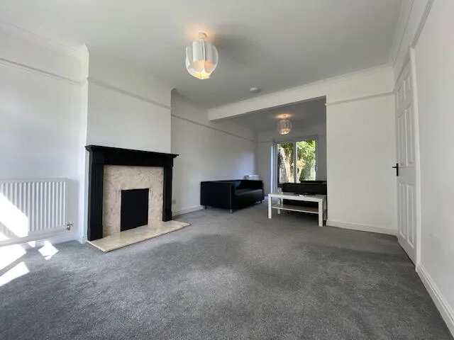 5 bedroom semi-detached house for rent