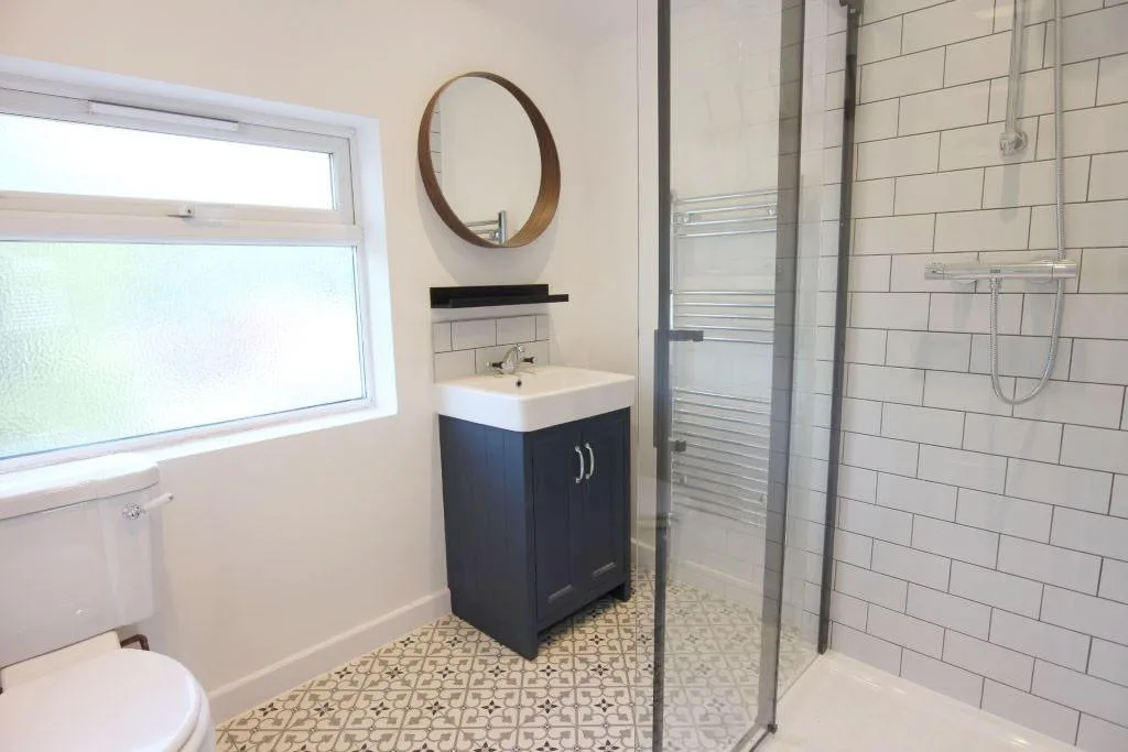 5 bedroom semi-detached house for rent