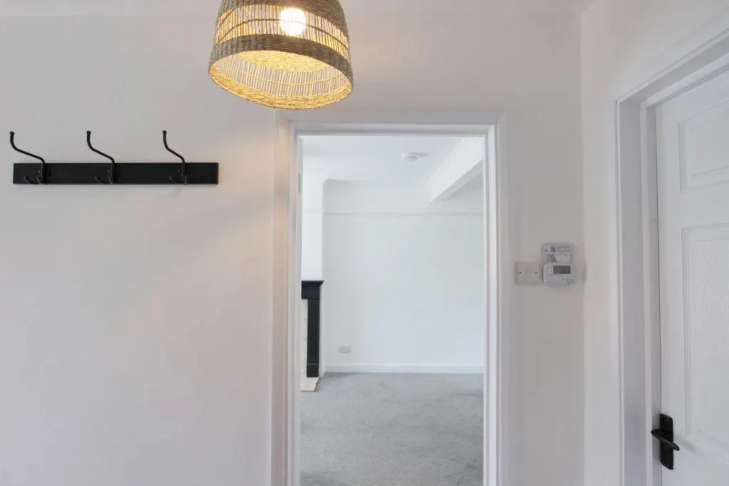 5 bedroom semi-detached house for rent