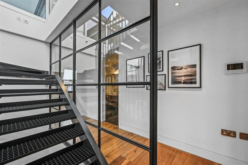 2 bedroom penthouse for rent