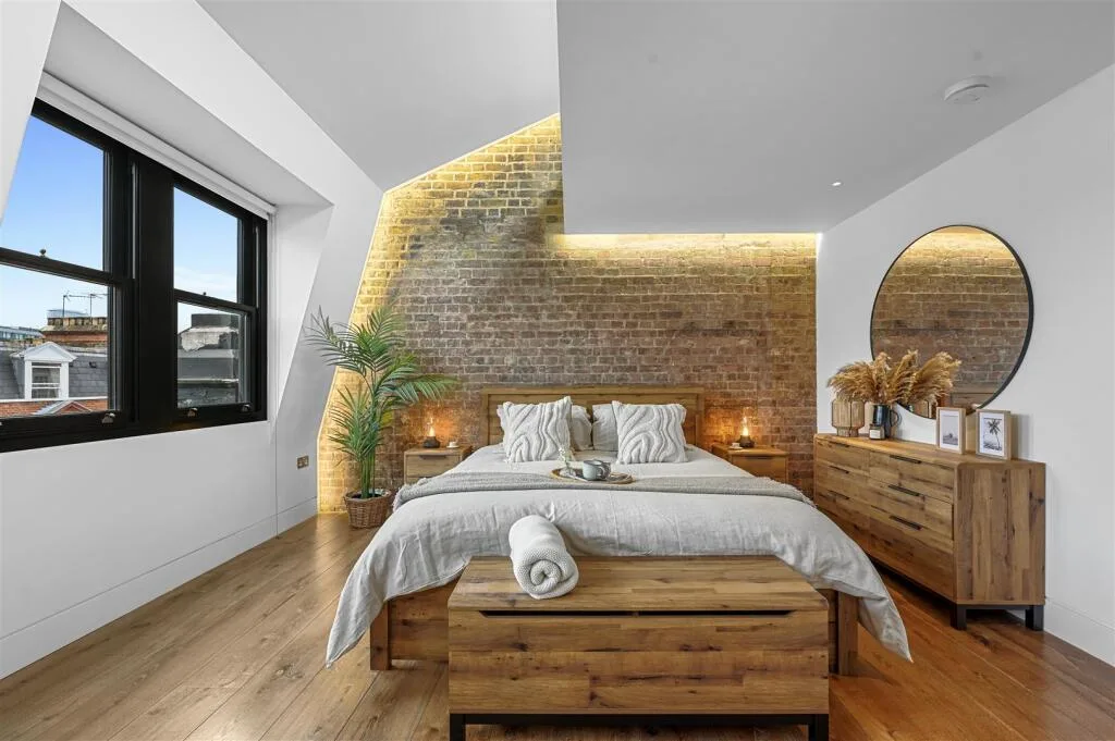 2 bedroom penthouse for rent