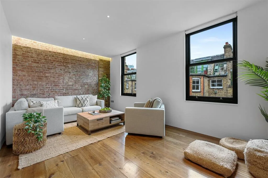 2 bedroom penthouse for rent