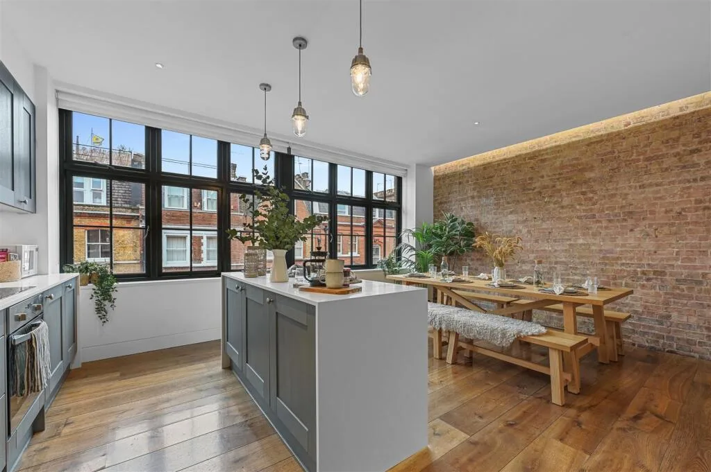 2 bedroom penthouse for rent