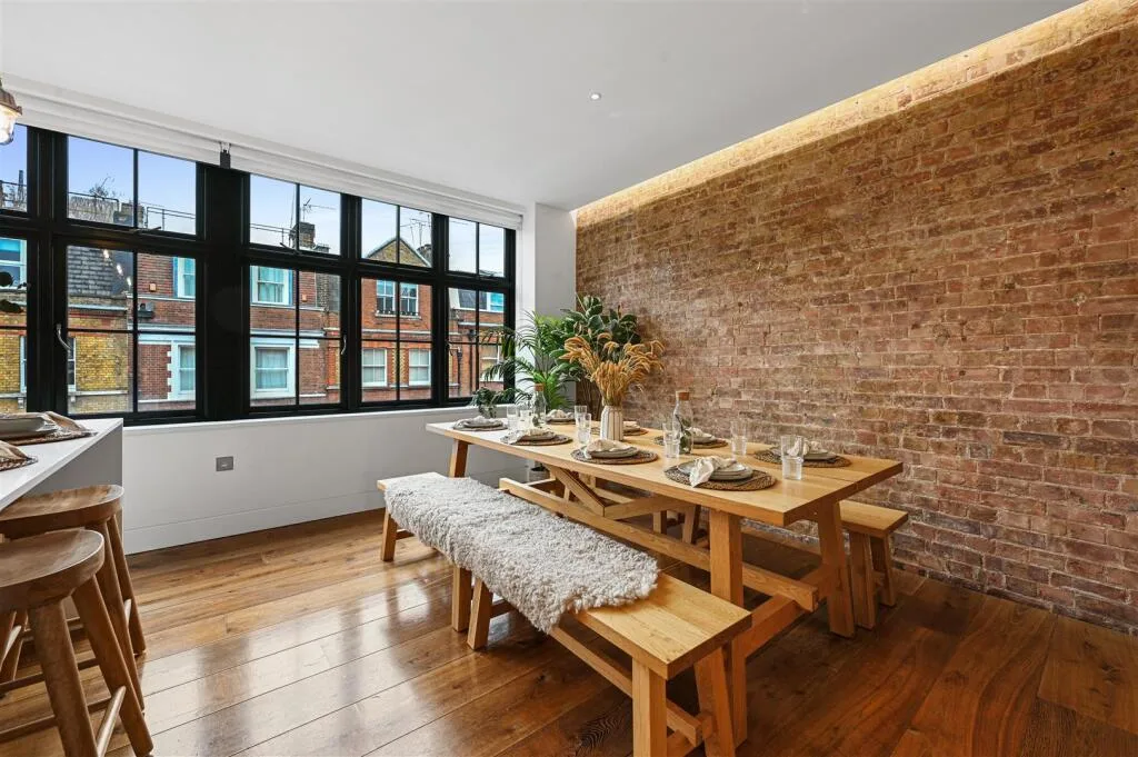 2 bedroom penthouse for rent