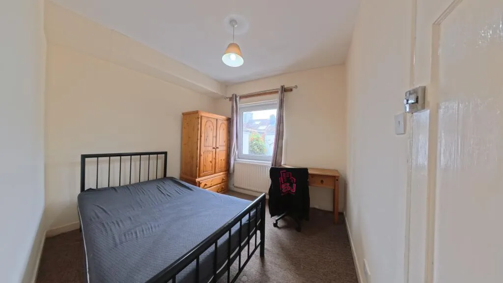 5 bedroom terraced house for rent