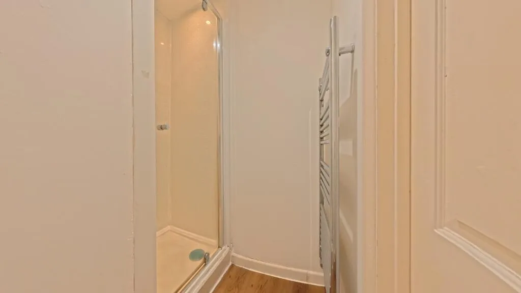 5 bedroom terraced house for rent