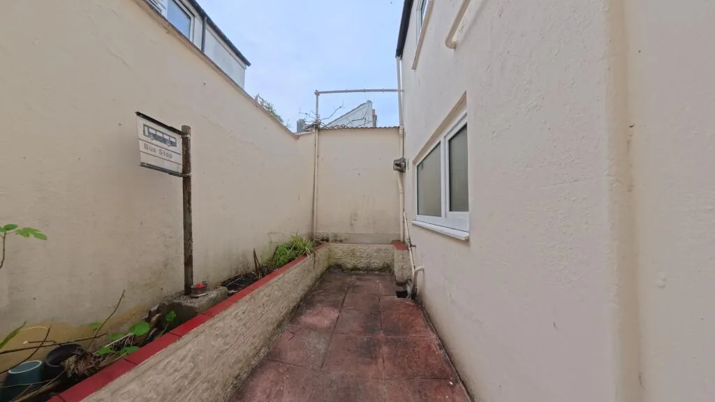 5 bedroom terraced house for rent