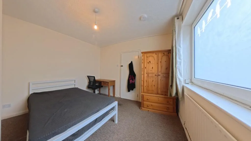 5 bedroom terraced house for rent
