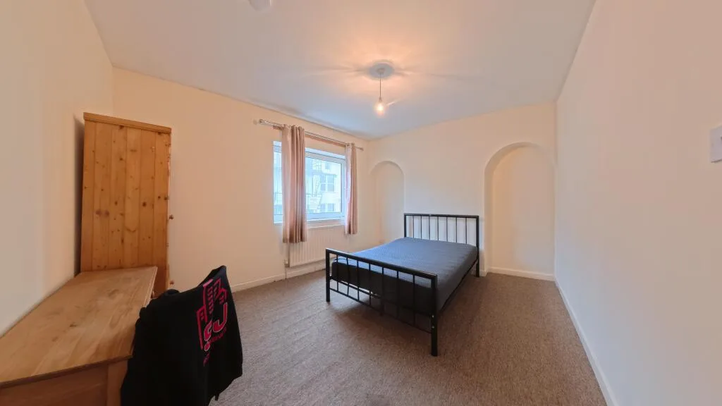 5 bedroom terraced house for rent