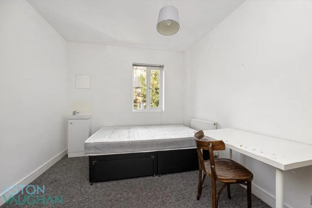 6 bedroom terraced house for rent