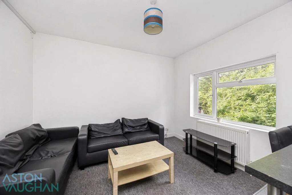 6 bedroom terraced house for rent