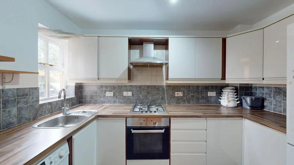 2 bedroom house for rent