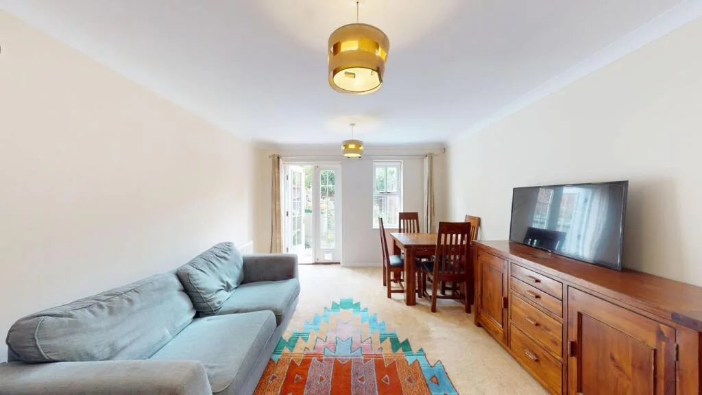 2 bedroom house for rent