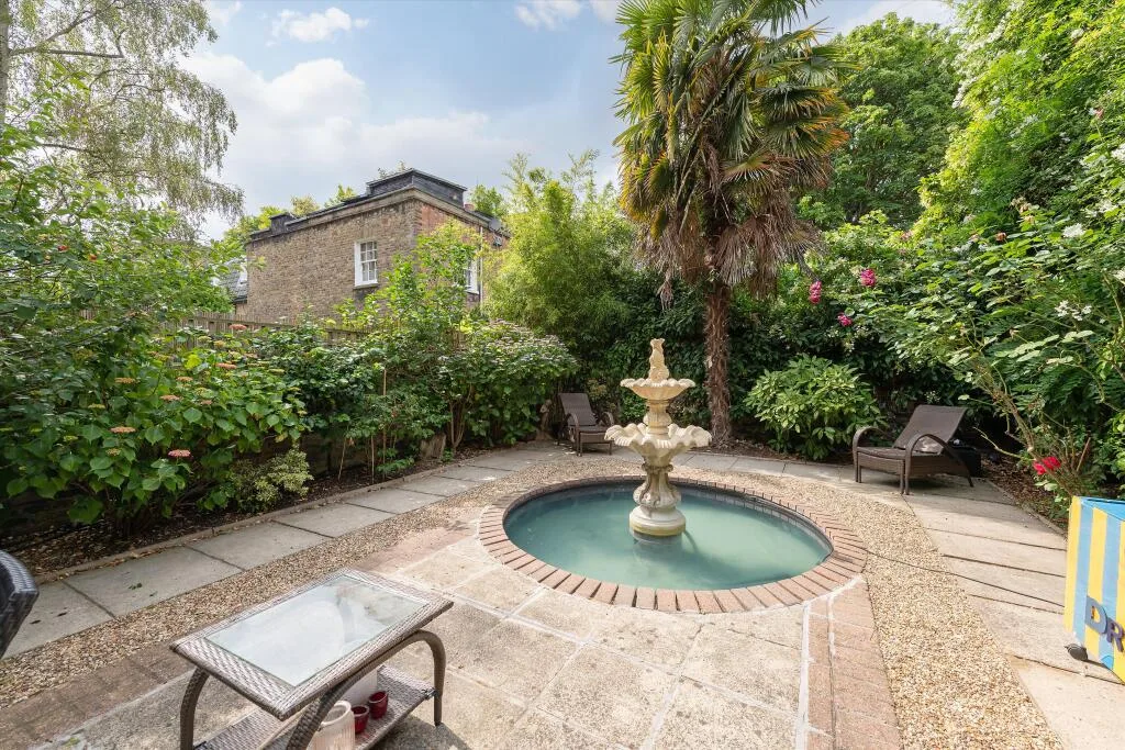 4 bedroom detached house for rent