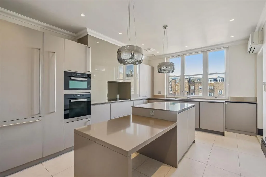 5 bedroom apartment for rent